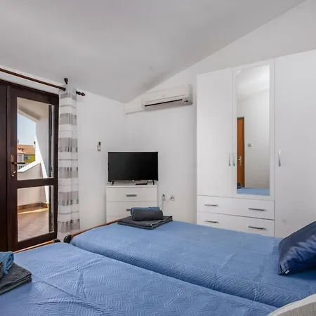 아파트 Apartment Blu *