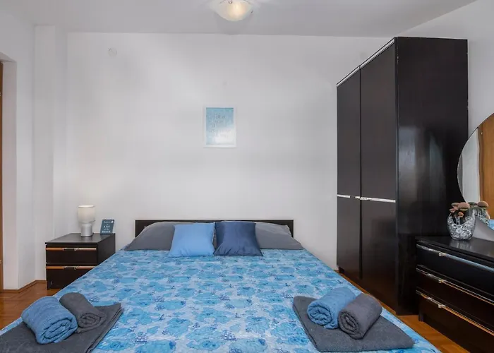 아파트 Apartment Blu 풀라