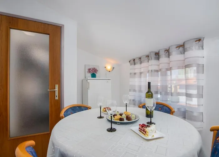 아파트 Apartment Blu 풀라