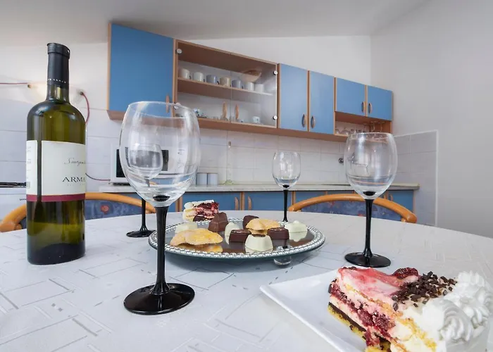 아파트 Apartment Blu *